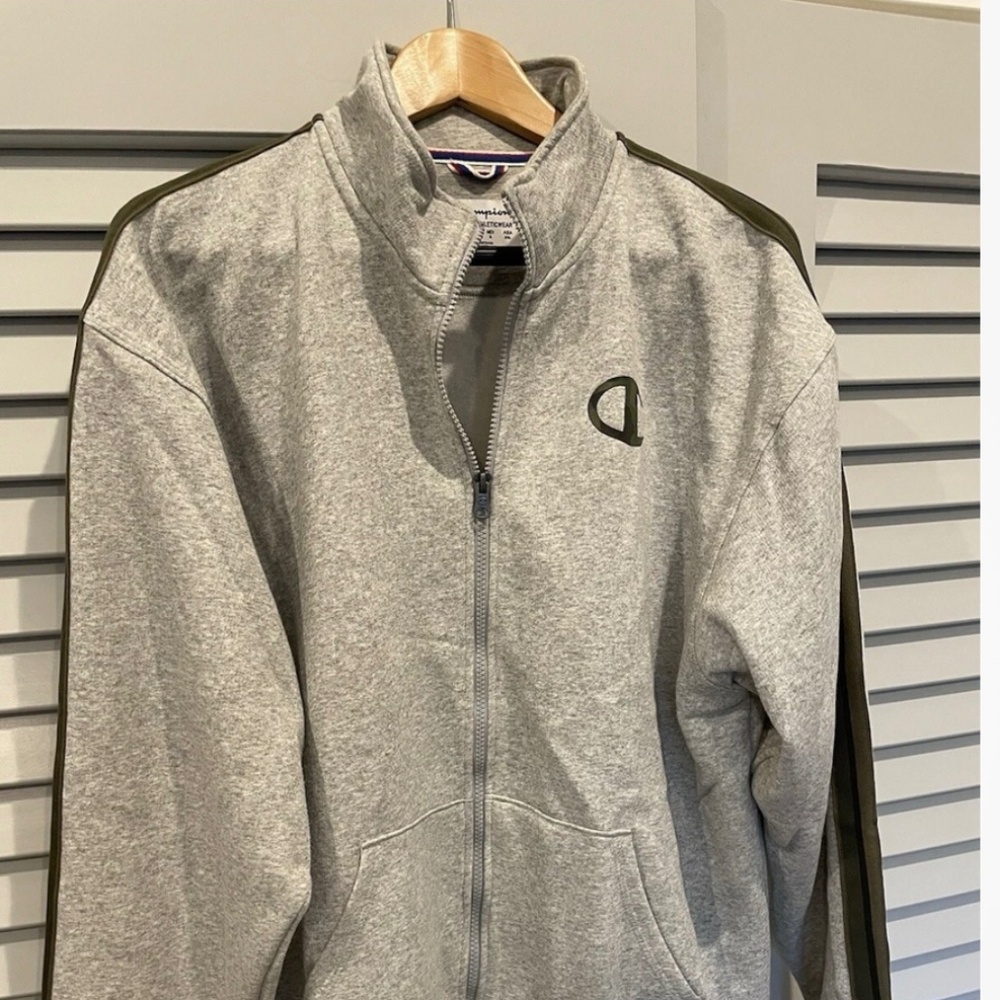 Champion Fleece warm up Jacket -size L